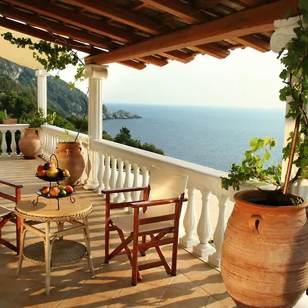 Plaka Apartment